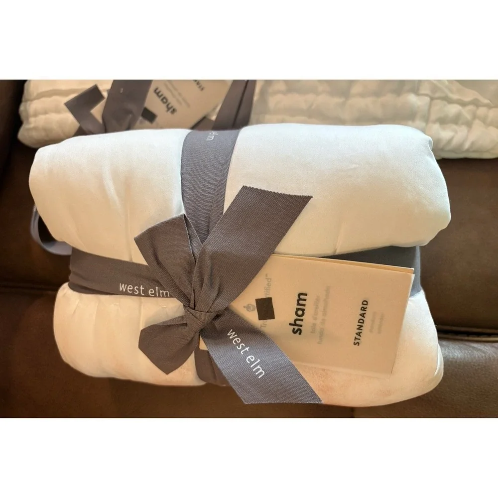 2 WEST ELM  QUILTED STANDARD SHAMS IN WHITE‎ NEW